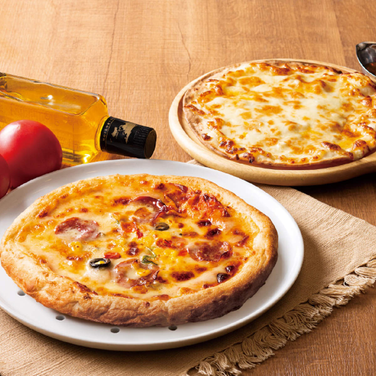〔ビヤホールのピザ×2、6種チーズのピザ×2〕　オリジナルピザセット　銀座ライオン　産直お取り寄せニッポンセレクト　冷凍ピザ　｜